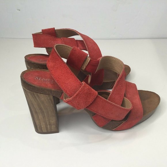 Bella Moda Womens Red Suede Block Ankel Strap - Picture 2 of 7